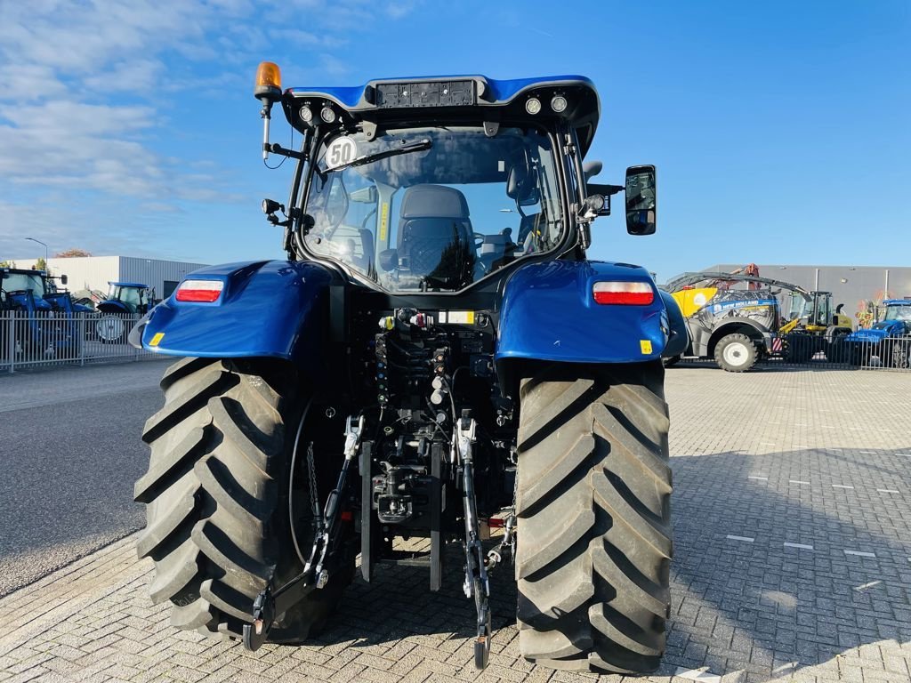 Traktor des Typs New Holland T6.180 AC Blue Power, Gebrauchtmaschine in BOEKEL (Bild 4)