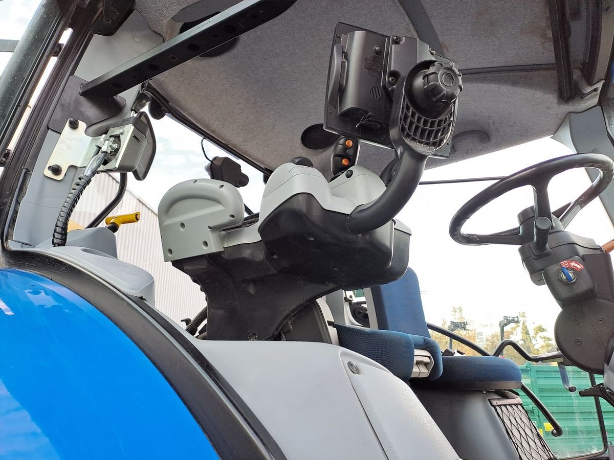 Traktor Türe ait New Holland T6.180 AC, Gebrauchtmaschine içinde Burgkirchen (resim 15)