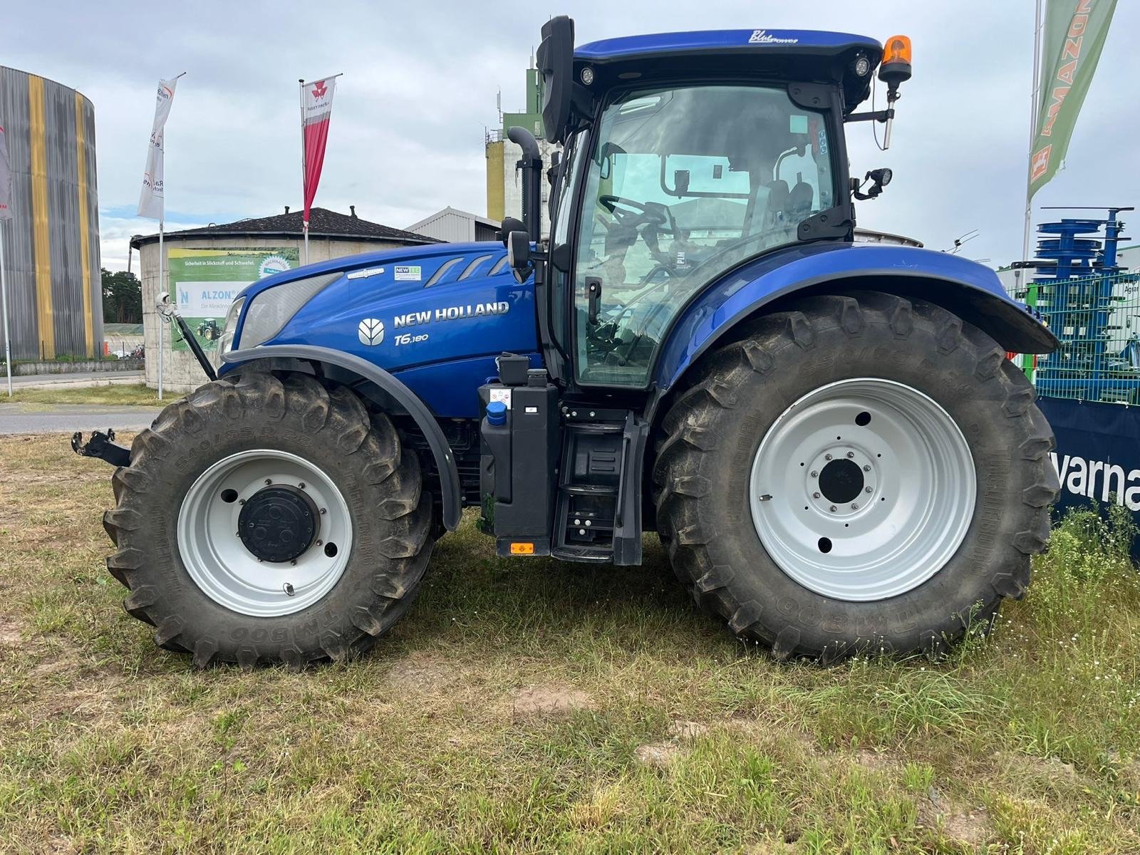 Traktor des Typs New Holland T6.180 AC, Gebrauchtmaschine in Hillerse (Bild 1)