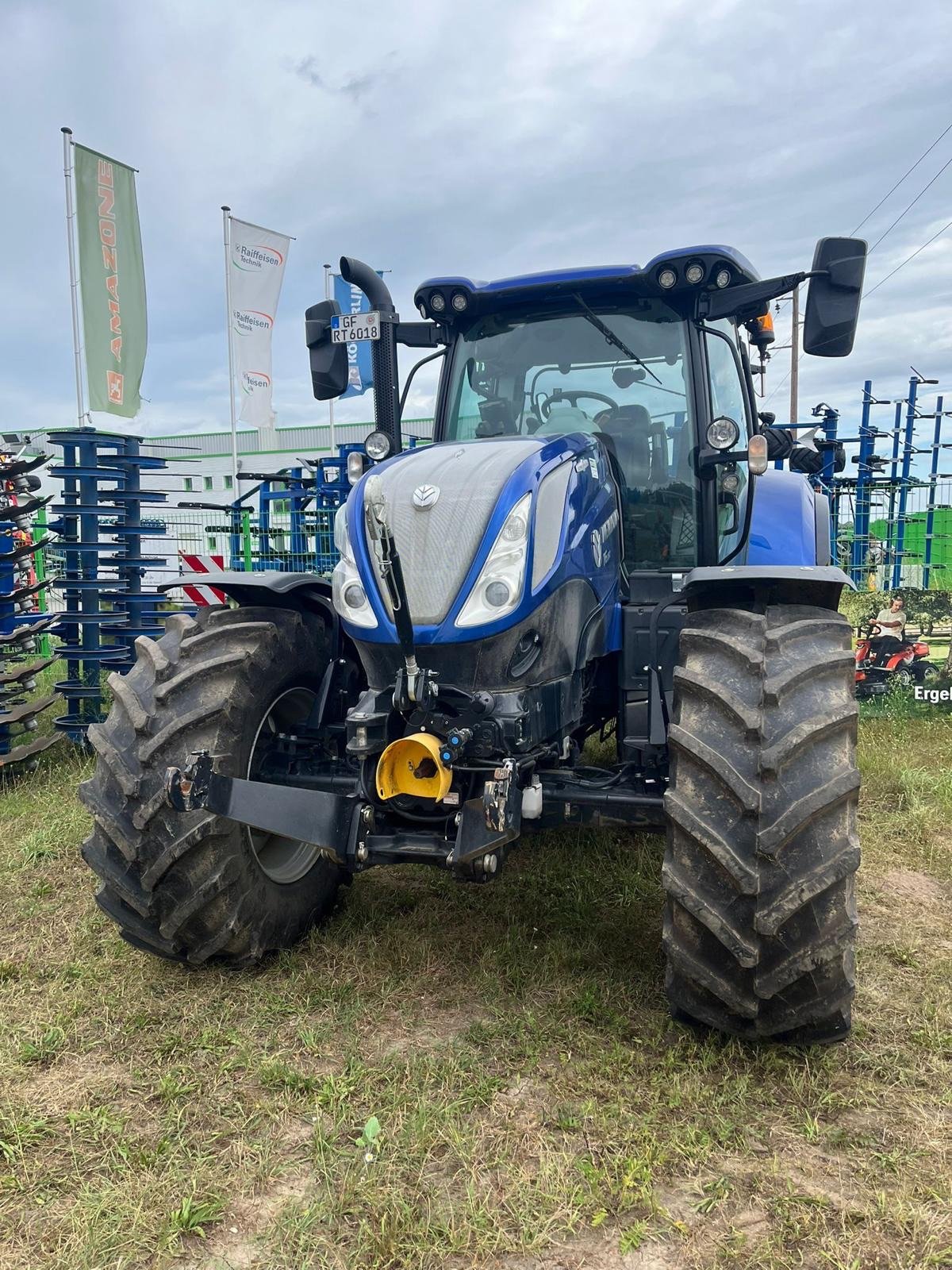 Traktor of the type New Holland T6.180 AC, Gebrauchtmaschine in Hillerse (Picture 4)