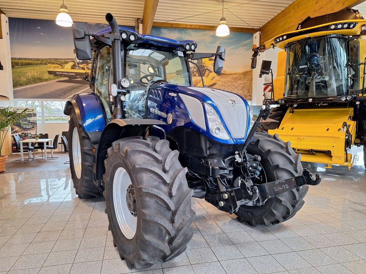 Traktor of the type New Holland T6.180 Auto Command SideWinder II (Stage V), Neumaschine in Burgkirchen (Picture 10)