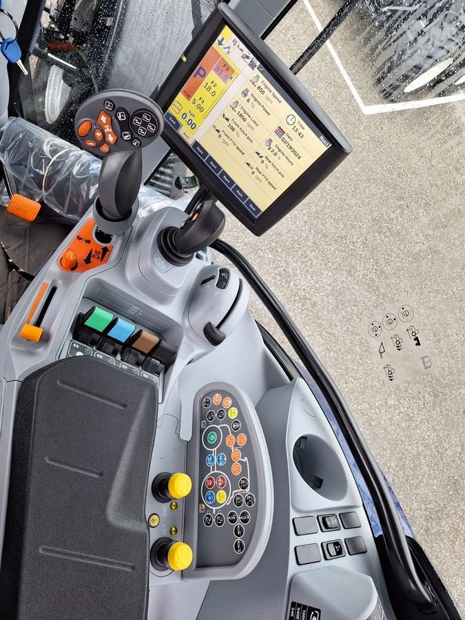 Traktor del tipo New Holland T6.180 Auto Command SideWinder II (Stage V), Neumaschine en Burgkirchen (Imagen 7)