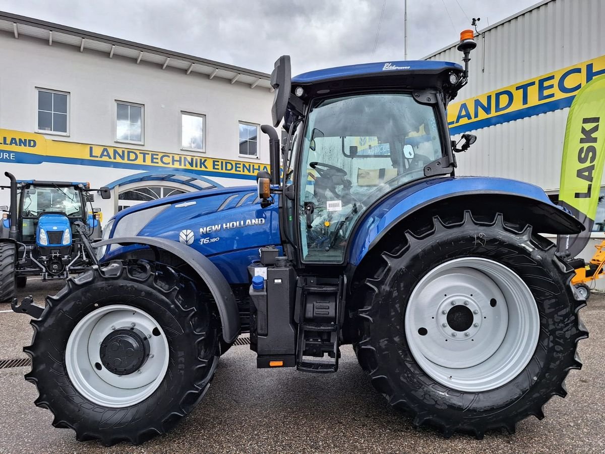 Traktor tipa New Holland T6.180 Auto Command SideWinder II (Stage V), Neumaschine u Burgkirchen (Slika 2)