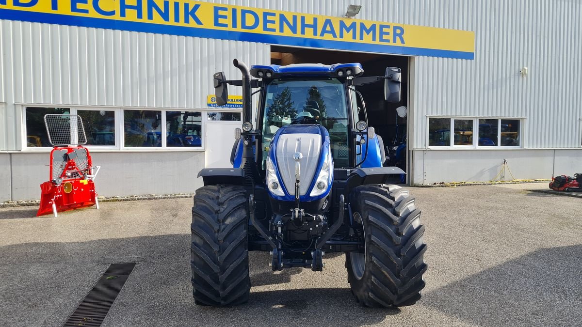 Traktor del tipo New Holland T6.180 Auto Command SideWinder II (Stage V), Gebrauchtmaschine en Burgkirchen (Imagen 2)