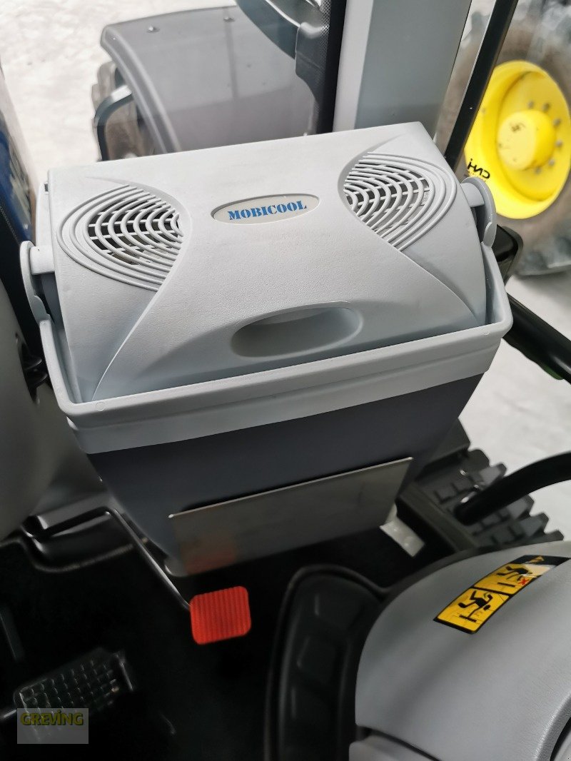 Traktor Türe ait New Holland T6.180 AutoCommand, Gebrauchtmaschine içinde Greven (resim 19)