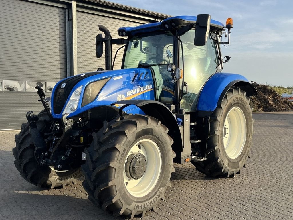 Traktor of the type New Holland T6.180, Gebrauchtmaschine in Hapert (Picture 1)