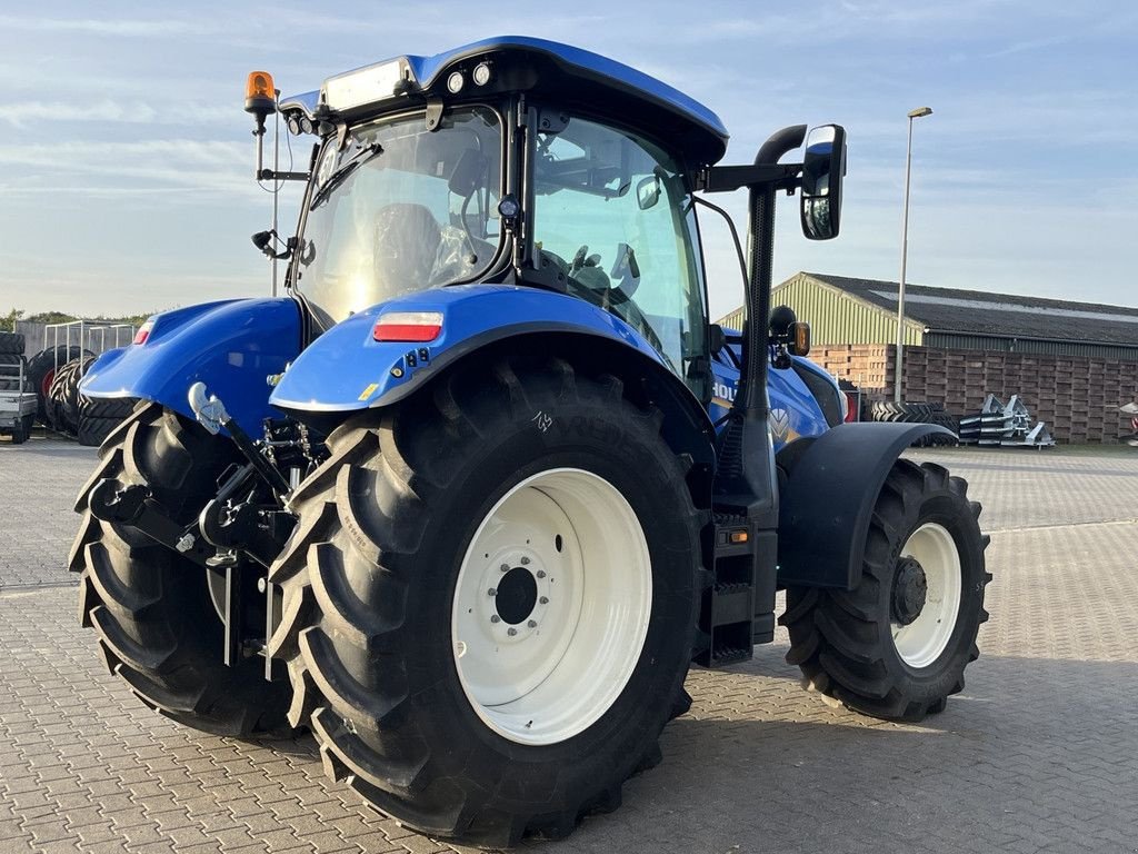 Traktor van het type New Holland T6.180, Gebrauchtmaschine in Hapert (Foto 5)