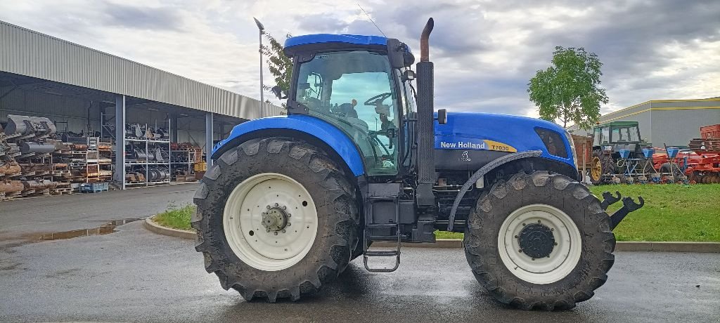 Traktor Türe ait New Holland T7 030, Gebrauchtmaschine içinde NEUVILLE AUX BOIS (resim 3)