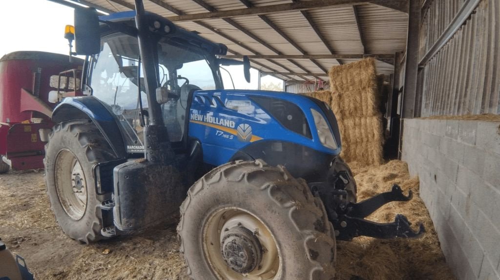 Traktor Türe ait New Holland T7 165S, Gebrauchtmaschine içinde ENNEZAT (resim 4)