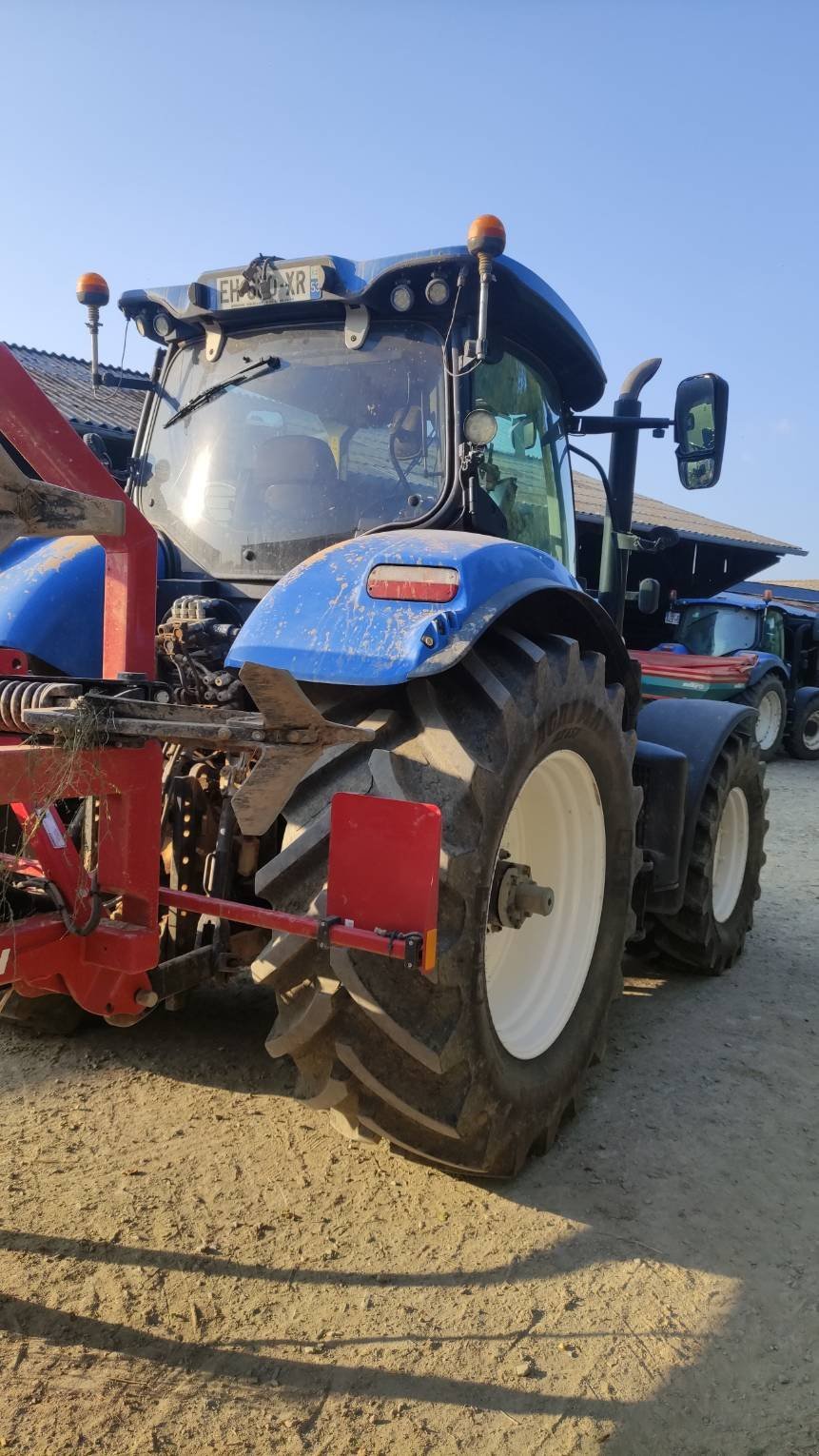 Traktor des Typs New Holland T7 190 PC, Gebrauchtmaschine in L'Orée-d'Écouves (Bild 5)