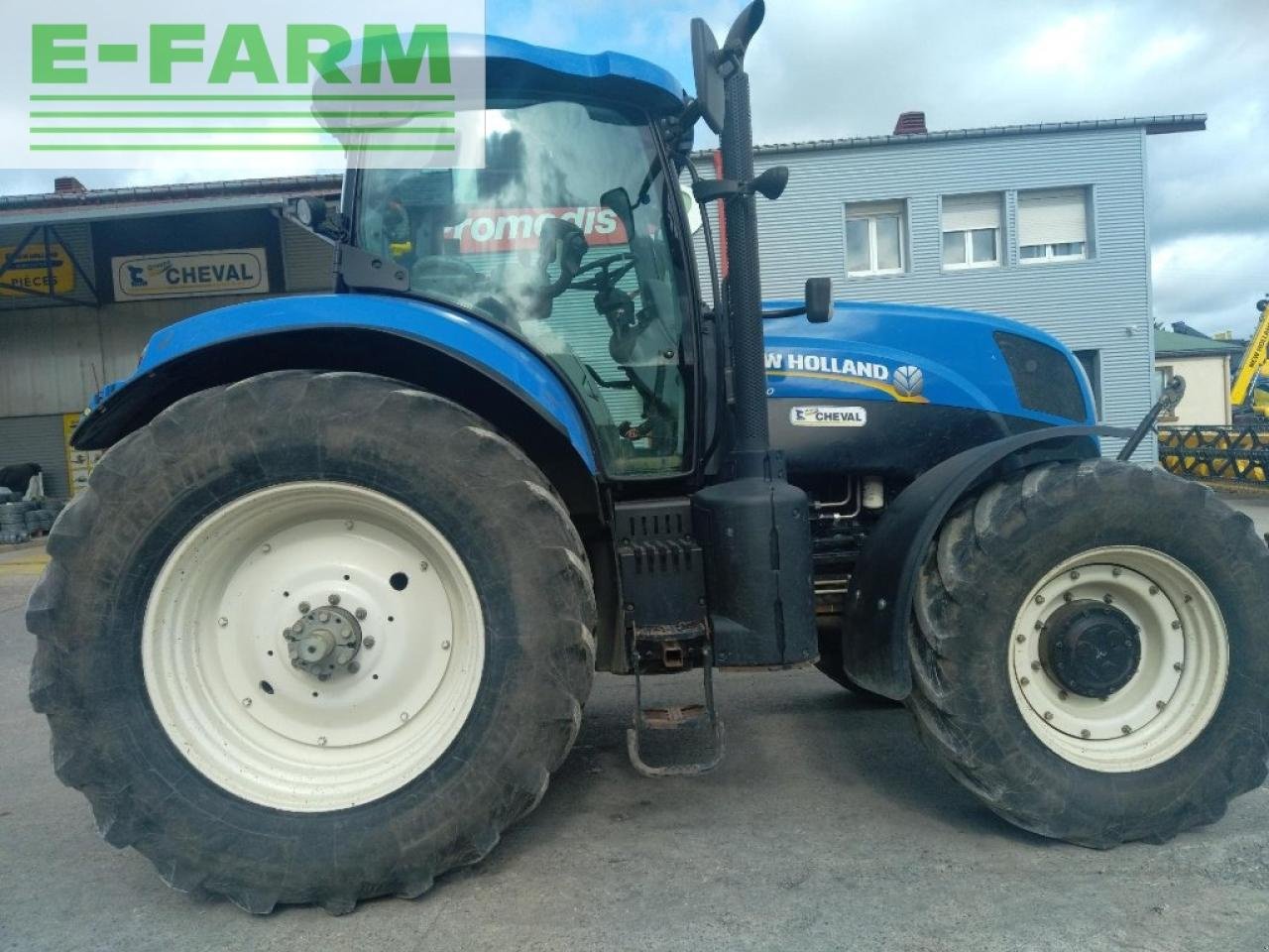 Traktor typu New Holland t7. 210 sw pc t4, Gebrauchtmaschine v CHAUVONCOURT (Obrázek 4)