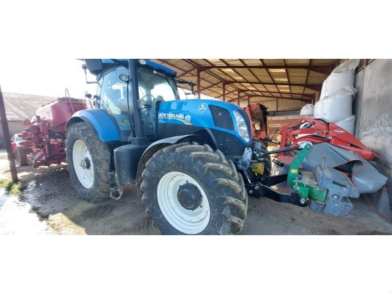 Traktor of the type New Holland T7-210, Gebrauchtmaschine in CHAUMONT (Picture 2)