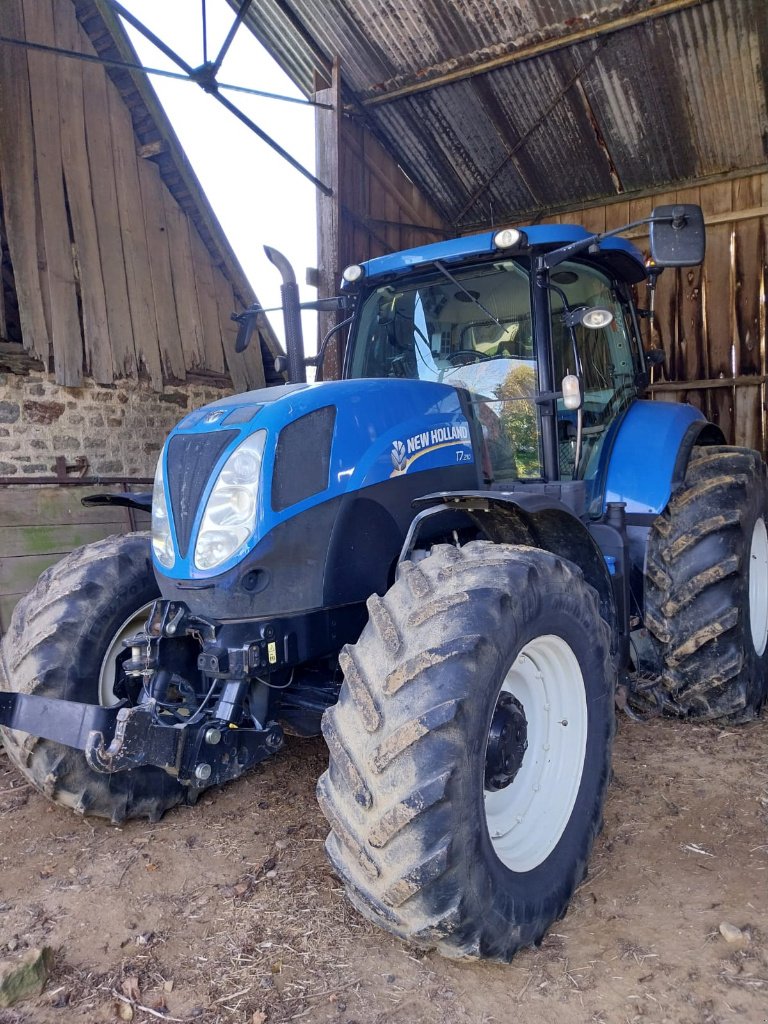 Traktor du type New Holland T7 210, Gebrauchtmaschine en FLERS (Photo 1)