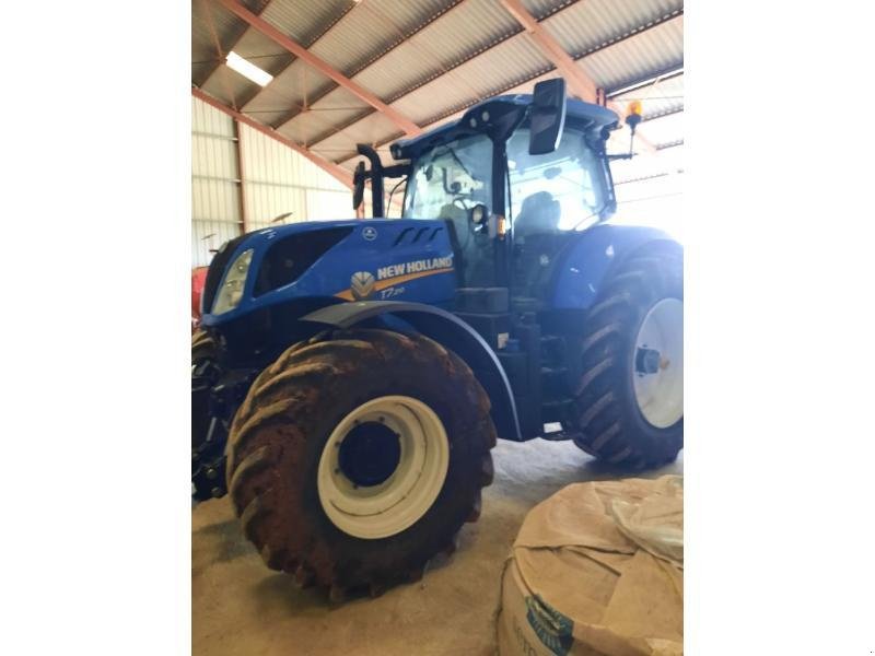 Traktor a típus New Holland T7-210RC, Gebrauchtmaschine ekkor: CHAUMONT (Kép 1)