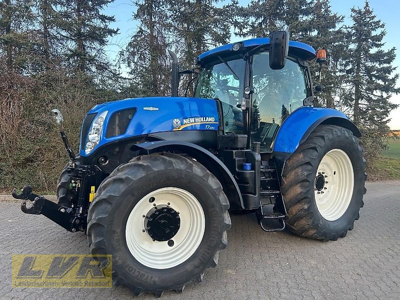 Traktor от тип New Holland T7 220 AC  incl GPS, Gebrauchtmaschine в Steinau-Rebsdorf (Снимка 1)