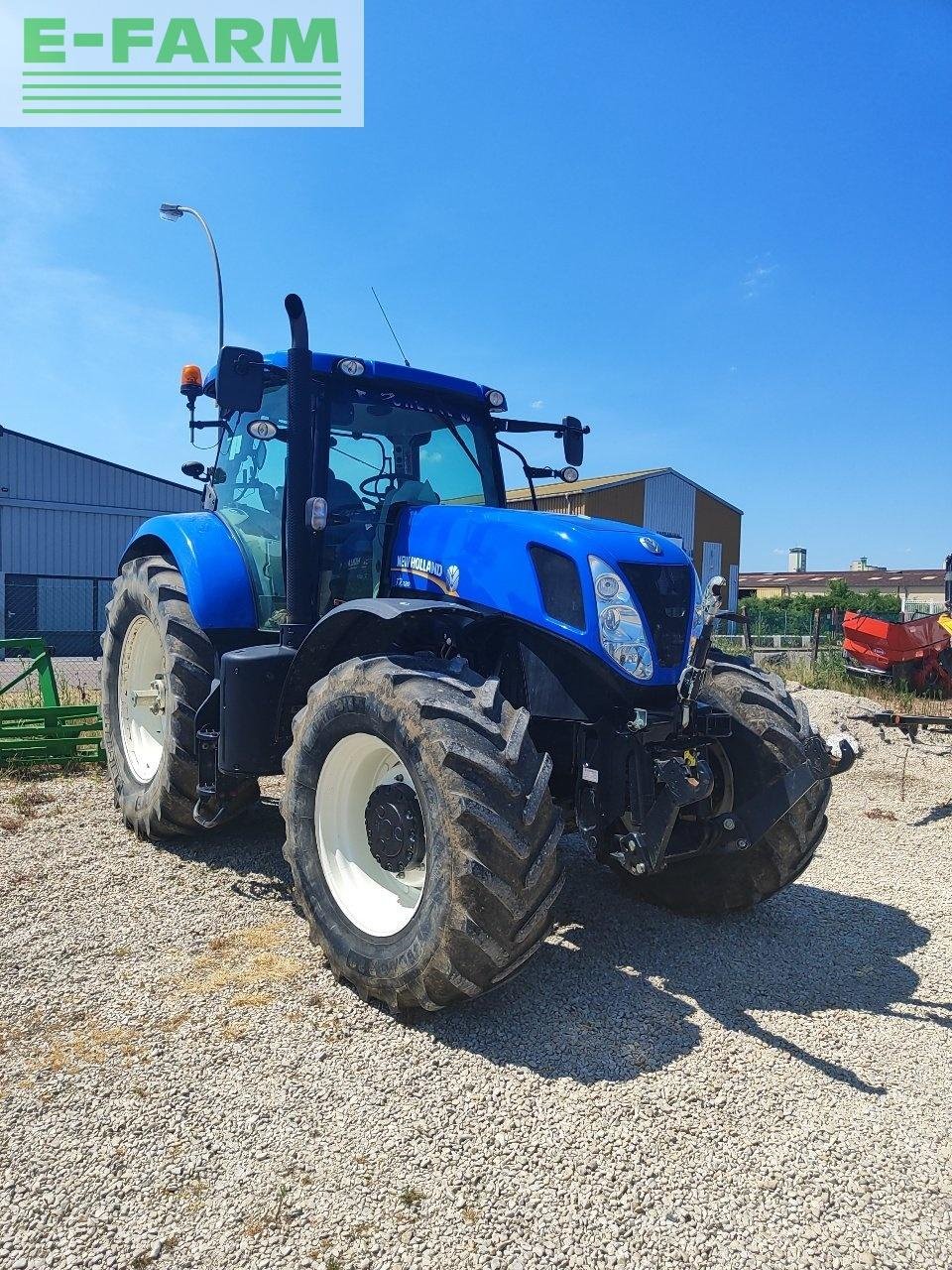 Traktor typu New Holland t7 220 pc sw, Gebrauchtmaschine w CHAUVONCOURT (Zdjęcie 2)