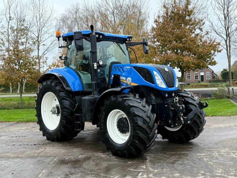 Traktor of the type New Holland T7 230 Auto Command DUTCH TRACTOR T 7230 Autocommand, Gebrauchtmaschine in Ruinerwold (Picture 1)