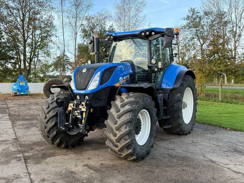 Traktor des Typs New Holland T7 230 Auto Command DUTCH TRACTOR T 7230 Autocommand, Gebrauchtmaschine in Ruinerwold (Bild 2)