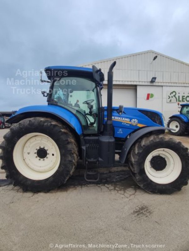 Traktor of the type New Holland T7 230, Gebrauchtmaschine in FRESNAY LE COMTE (Picture 2)