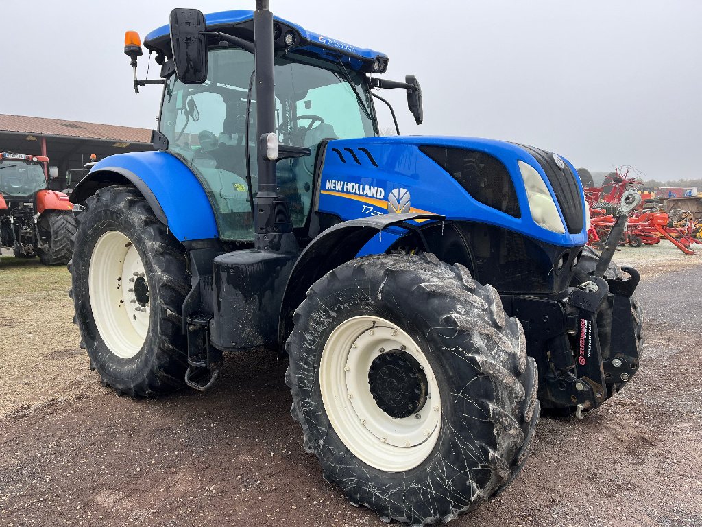 Traktor of the type New Holland T7 230, Gebrauchtmaschine in VERT TOULON (Picture 2)