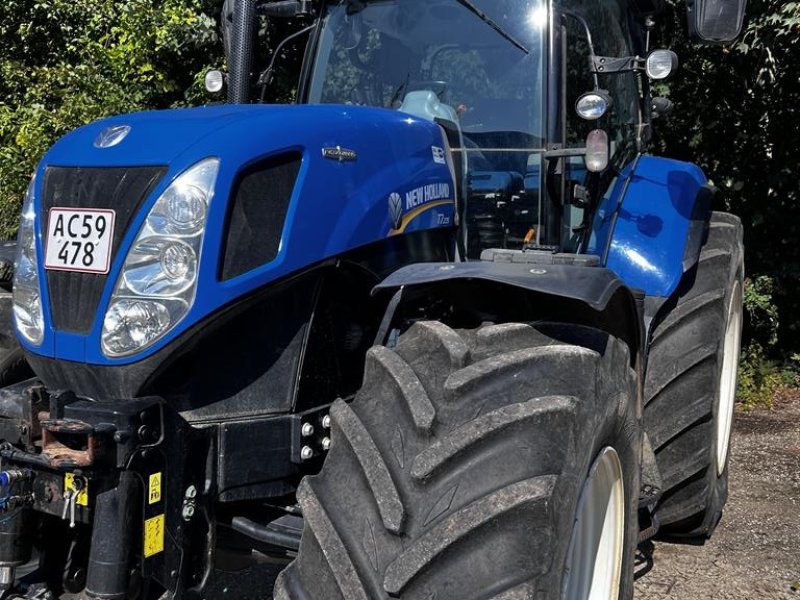 Traktor tipa New Holland T7 235, Gebrauchtmaschine u Slangerup