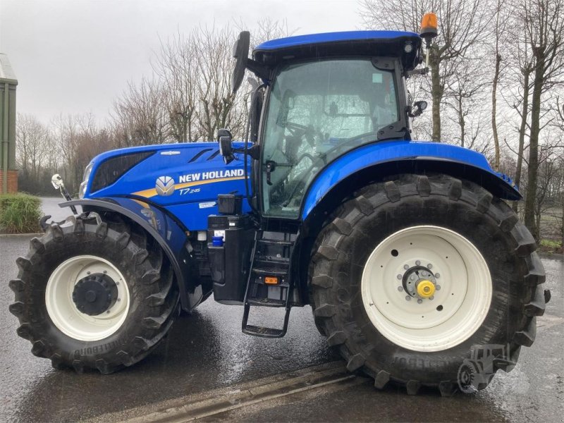 Traktor tipa New Holland T7-245 AC, Gebrauchtmaschine u Saint-Priest-Taurion (Slika 1)