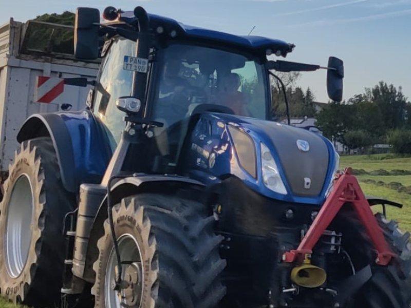 Traktor типа New Holland T7 245 PLM, Gebrauchtmaschine в Bayerbach (Фотография 1)