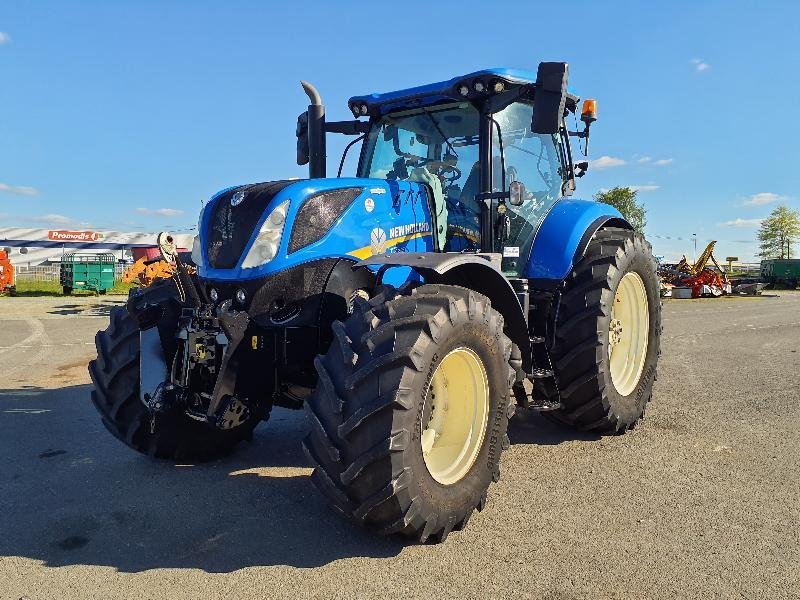 Traktor Türe ait New Holland T7-245AC, Gebrauchtmaschine içinde ANTIGNY (resim 1)