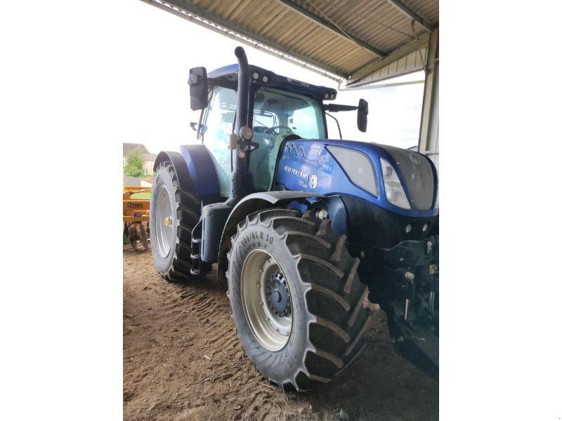 Traktor of the type New Holland T7-245AC, Gebrauchtmaschine in ANTIGNY (Picture 1)