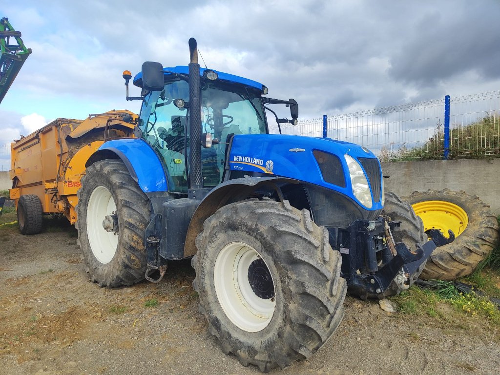 Traktor типа New Holland T7 250.autocommand, Gebrauchtmaschine в Eton (Фотография 1)