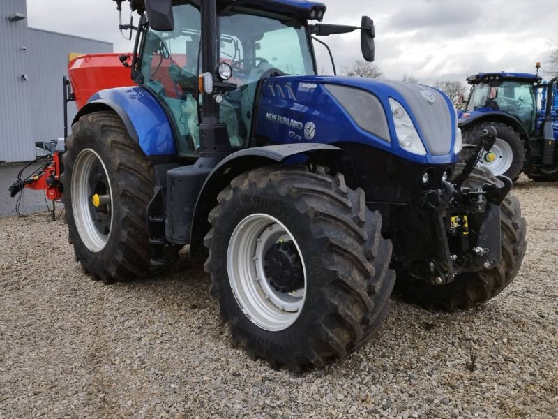 Traktor of the type New Holland T7 270 AC, Gebrauchtmaschine in Le Horps (Picture 1)