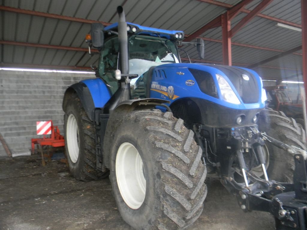 Traktor типа New Holland T7 315 AUTO, Gebrauchtmaschine в ENNEZAT (Фотография 8)