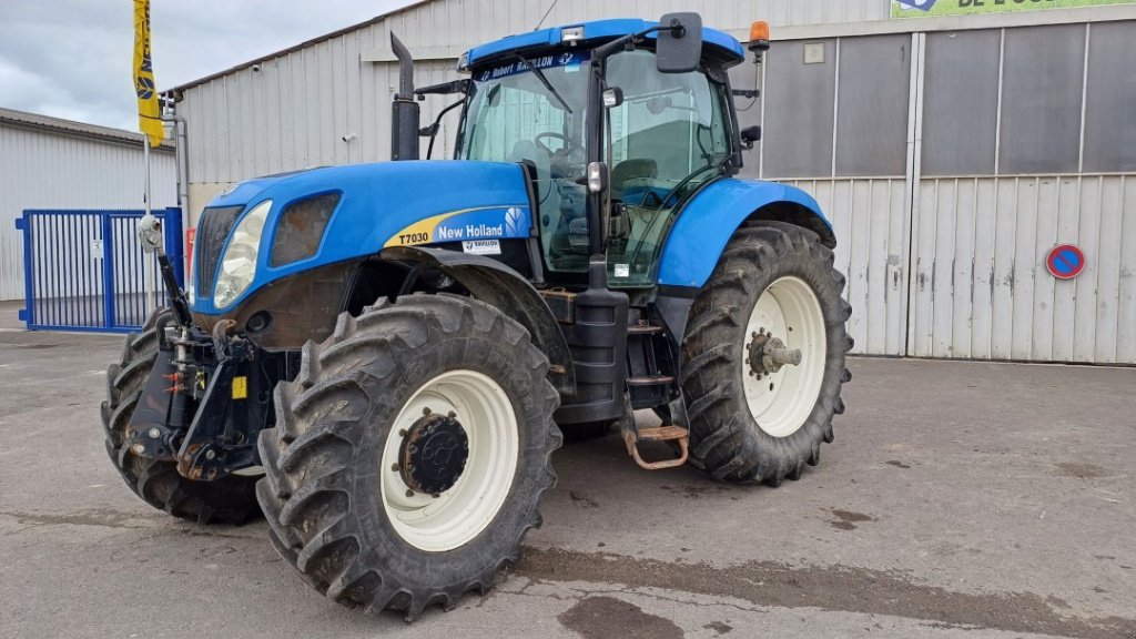 Traktor of the type New Holland T7030 6.7L, Gebrauchtmaschine in VERT TOULON (Picture 2)