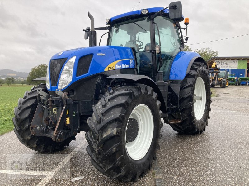 Traktor типа New Holland T7030 Auto Command, Gebrauchtmaschine в Arnreit