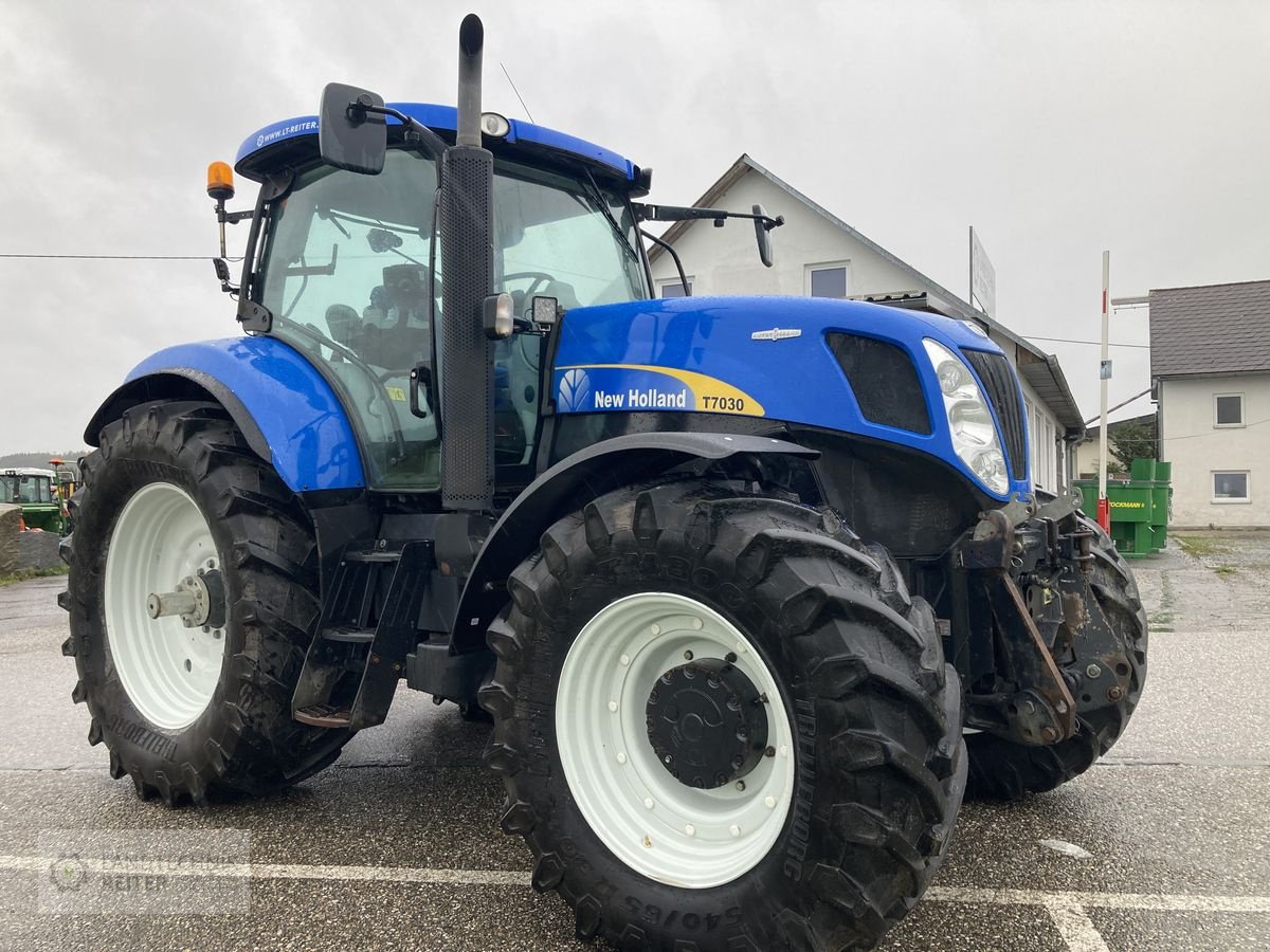 Traktor des Typs New Holland T7030 Auto Command, Gebrauchtmaschine in Arnreit (Bild 4)