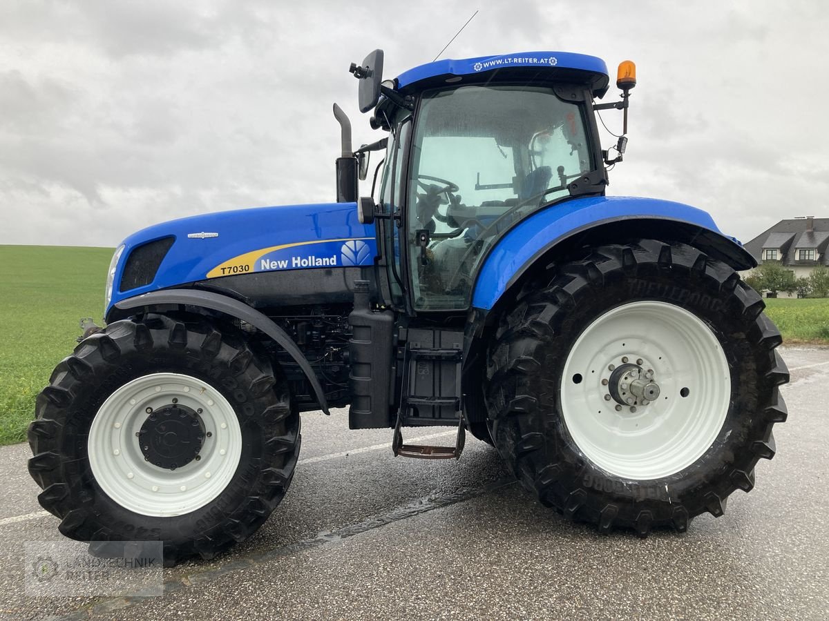 Traktor of the type New Holland T7030 Auto Command, Gebrauchtmaschine in Arnreit (Picture 2)