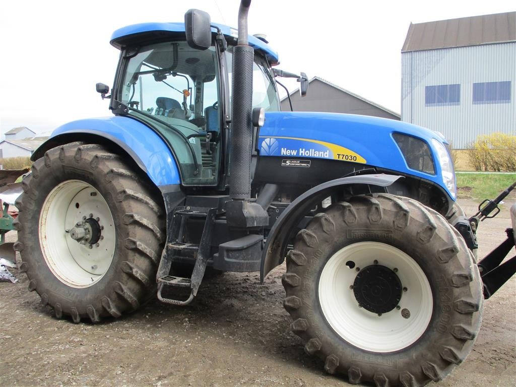 Traktor от тип New Holland T7030 med ekstra udstyr, Gebrauchtmaschine в Høng (Снимка 4)