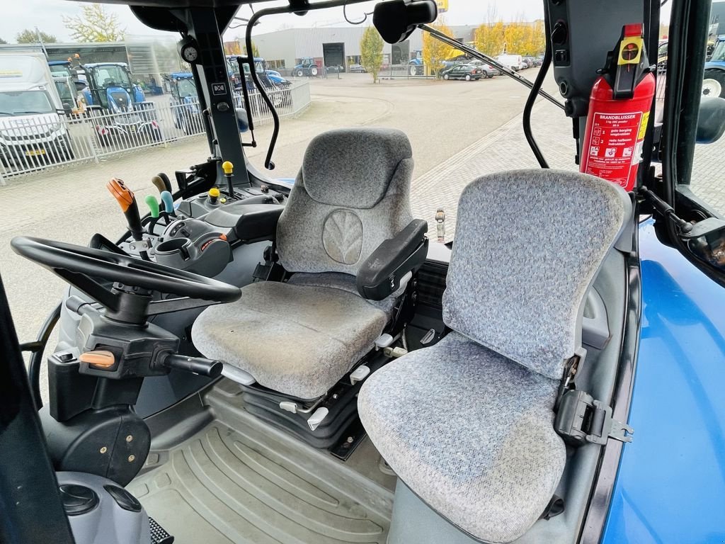 Traktor типа New Holland T7030 PC, Gebrauchtmaschine в BOEKEL (Фотография 8)