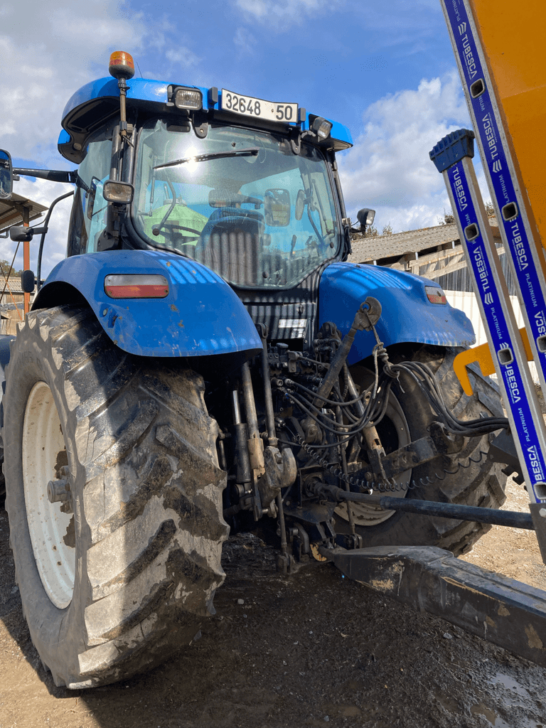 Traktor des Typs New Holland T7030 POWER COMMAND, Gebrauchtmaschine in CONDE SUR VIRE (Bild 3)