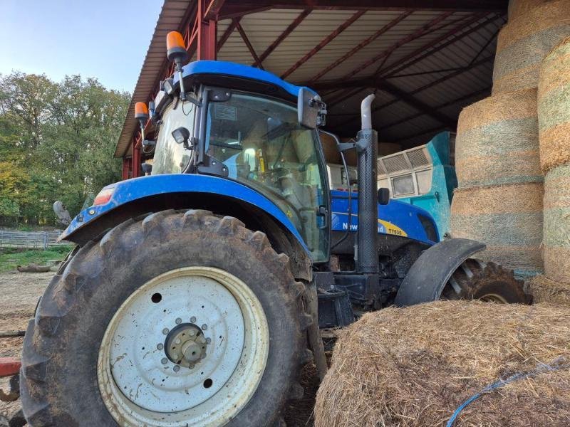 Traktor Türe ait New Holland T7030, Gebrauchtmaschine içinde CHAUMONT (resim 5)