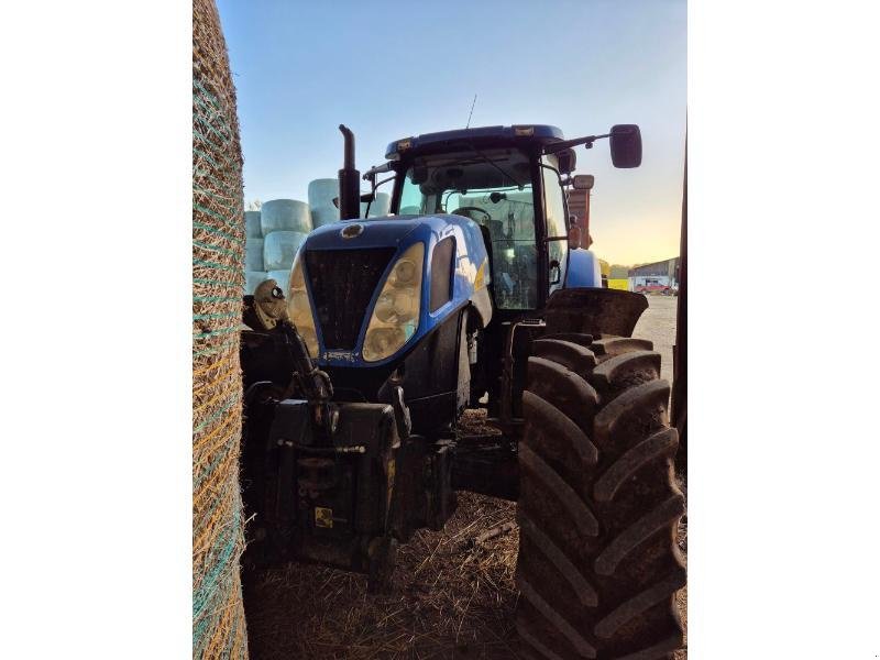 Traktor van het type New Holland T7030, Gebrauchtmaschine in CHAUMONT (Foto 1)