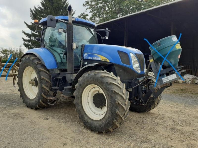 Traktor Türe ait New Holland T7030, Gebrauchtmaschine içinde BRAY en Val (resim 2)