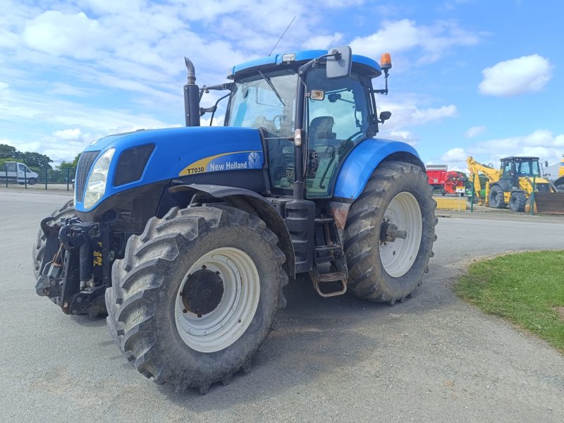 Traktor του τύπου New Holland T7030, Gebrauchtmaschine σε Le Horps (Φωτογραφία 1)