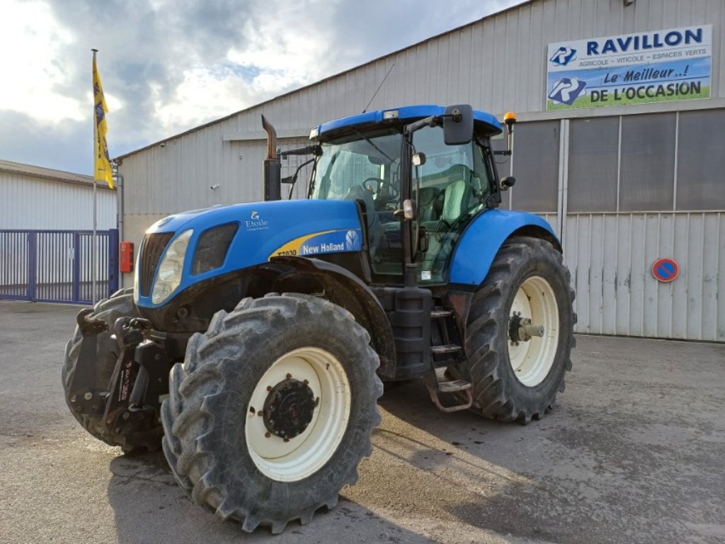 Traktor типа New Holland T7030, Gebrauchtmaschine в VERT TOULON (Фотография 1)