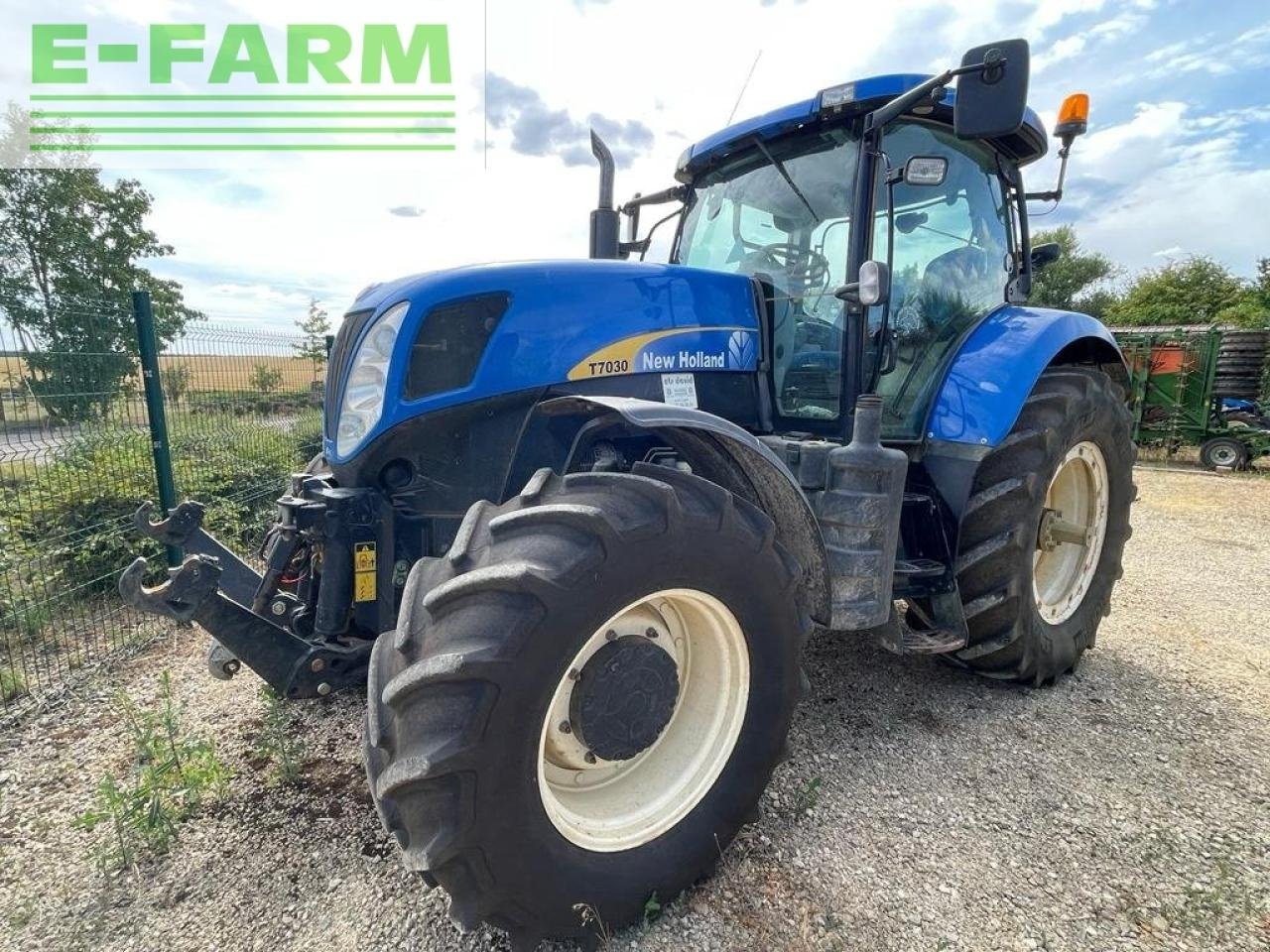 Traktor za tip New Holland t7030, Gebrauchtmaschine u CHAUVONCOURT (Slika 1)