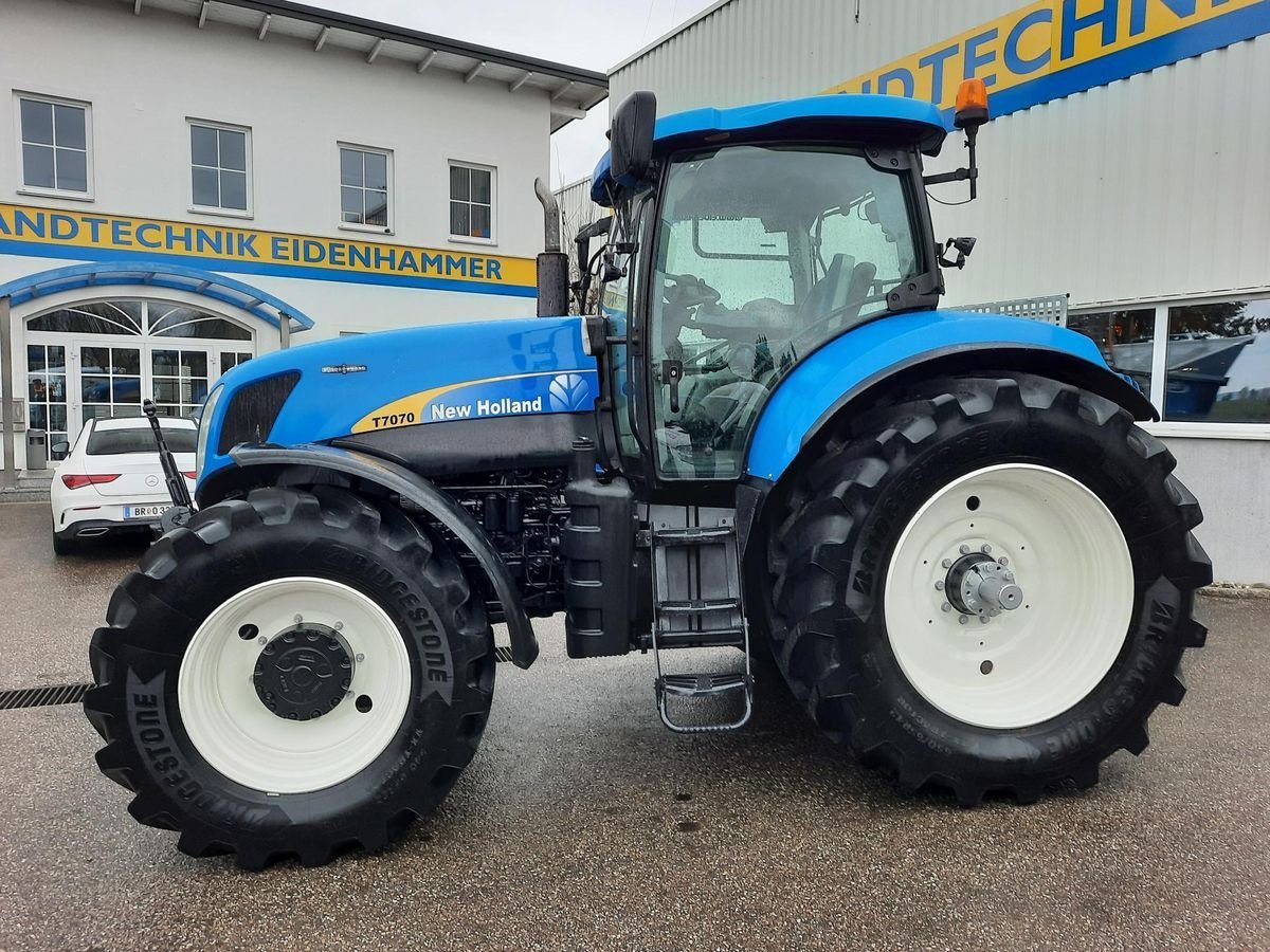 Traktor typu New Holland T7040 Auto Command, Gebrauchtmaschine v Burgkirchen (Obrázok 2)