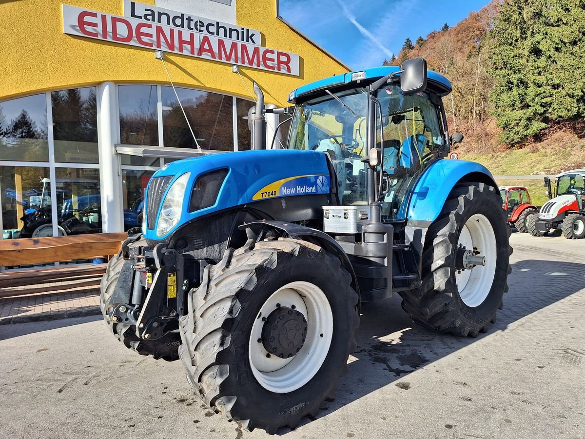 Traktor des Typs New Holland T7040 Power Command, Gebrauchtmaschine in Burgkirchen (Bild 1)