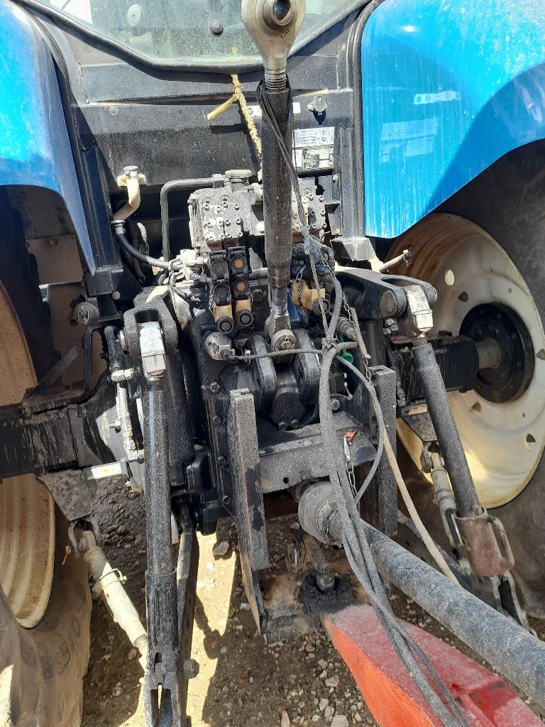 Traktor typu New Holland T7040, Gebrauchtmaschine v Neufchâtel-en-Bray (Obrázek 9)