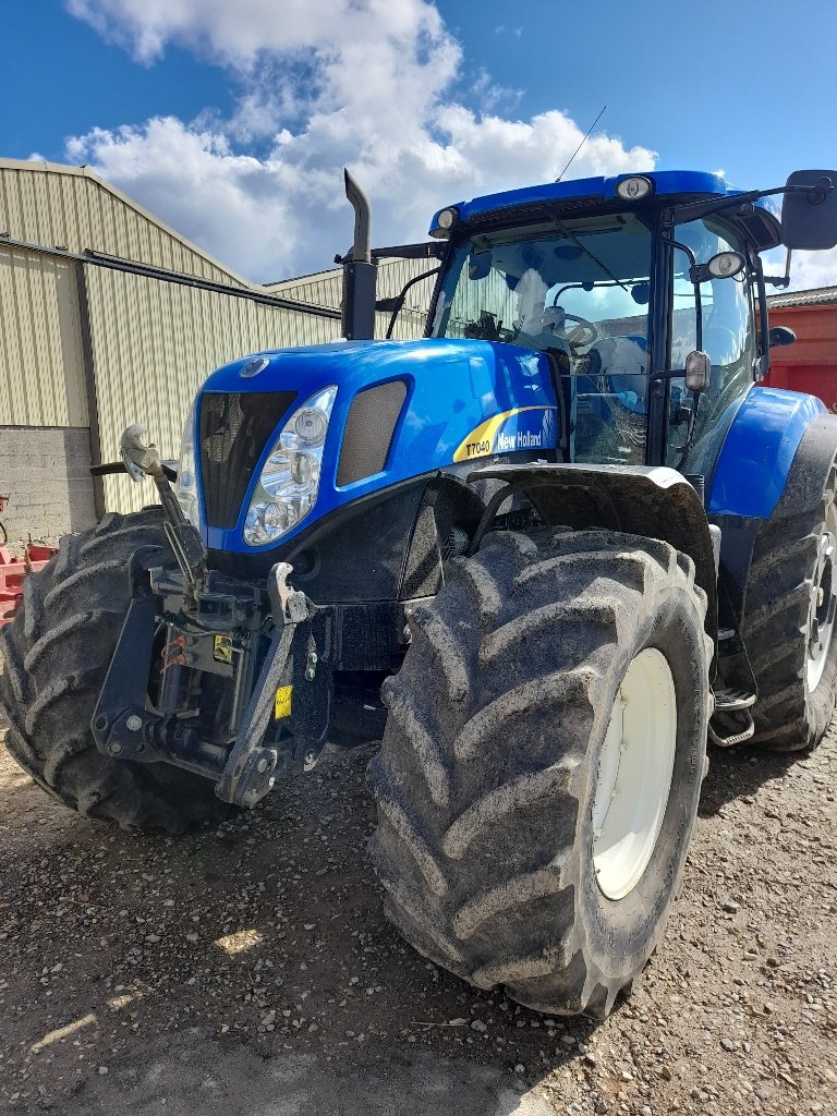 Traktor typu New Holland T7040, Gebrauchtmaschine v Neufchâtel-en-Bray (Obrázek 2)