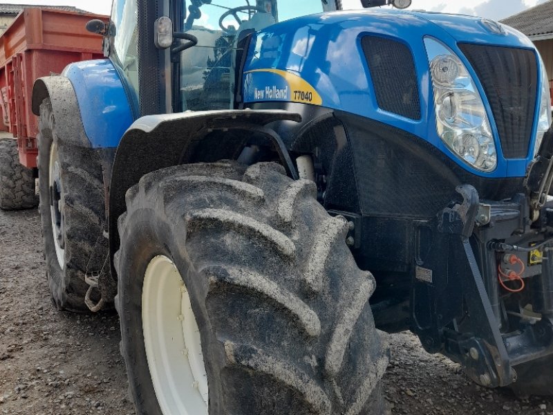 Traktor van het type New Holland T7040, Gebrauchtmaschine in Neufchâtel-en-Bray (Foto 1)